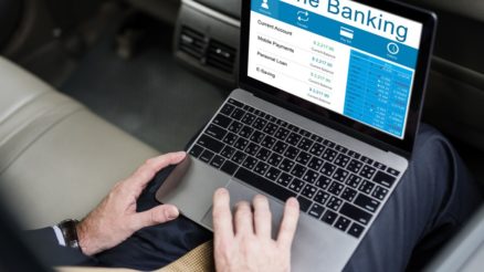 Jak uzyskać pierwszą pożyczkę w banku?